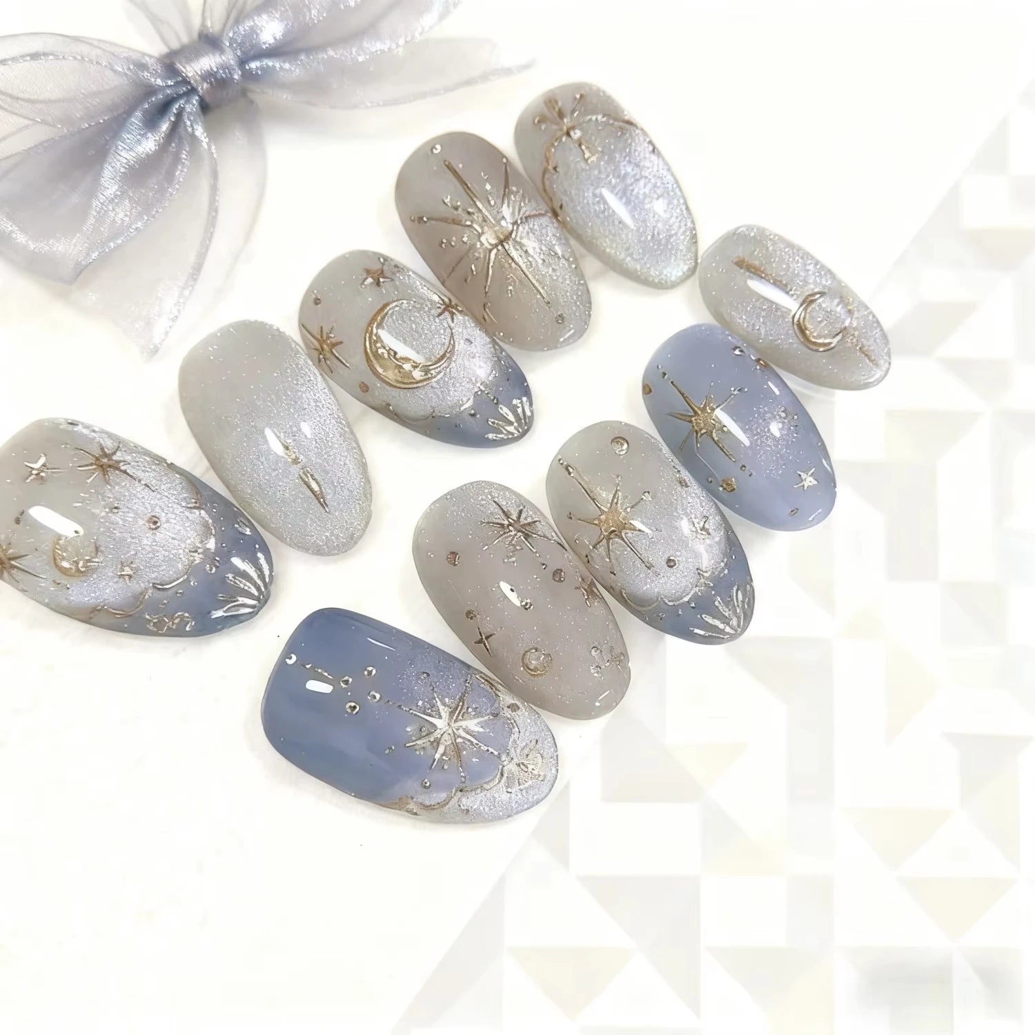 24PCS Cat Eye Fake Nails with Golden Moon Press on Nails Wearable Finished Short Almond Artificial French Nail Full Cover Nail